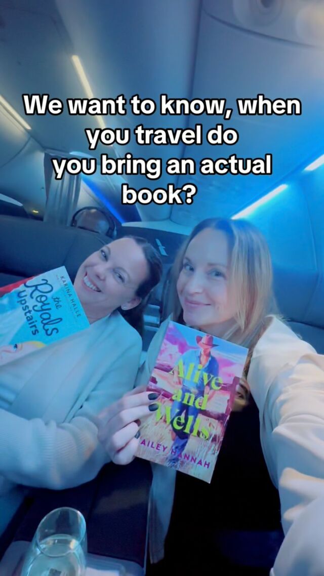 When you travel do you bring books, a Kindle or both? (And of course headphones for audio 😉)
Which are you? The LoveLitCon team wants to know. 

#lovelitcon #sandiegoevents #lovelitcon2026 #booksigning #bookstagram #meettheauthor #romanceauthor #romancebookstagram #readmoreromance #kindle #kindleunlimited #bookishevents #romancereaders