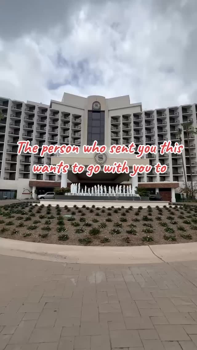 So what will it be bestie? Love Lit Con or not? 😝

Get your ticket today at: go.lovelit.com/tickets

#lovelitcon #lovelitcon2026 #bookevents2026 #bookconvention
